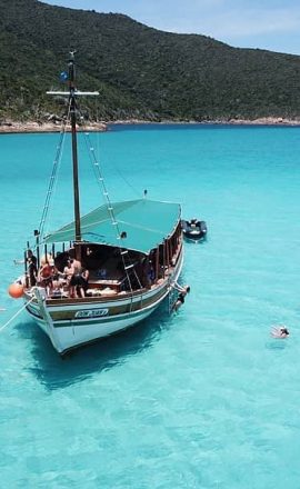 passeio-de-barco-em-arraial-do-cabo-17